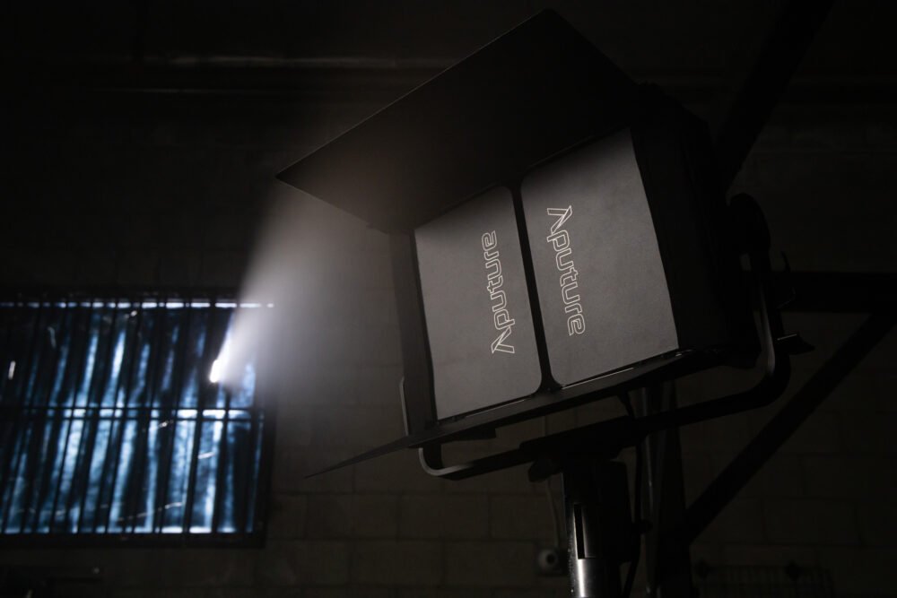 APUTURE NOVA P300C INDIA TIYANA