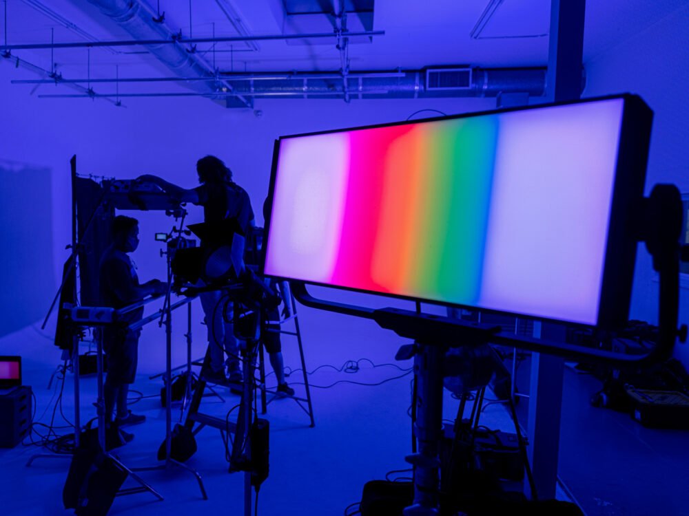 Aputure-Nova-P600c-2x1-RGBWW-LED-Panel-Light-india-tiyana