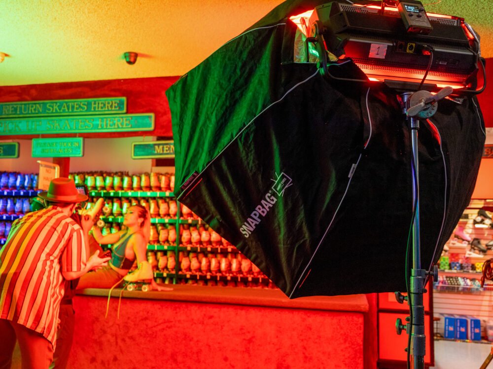 Aputure-Nova-P600c-2x1-RGBWW-LED-Panel-Light-india-tiyana