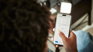 Amaran-Go-Mini-MagSafe-LED-Light-tiyana-india